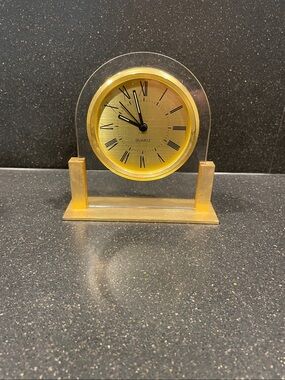 Vintage Gold Arch Quartz Table Clock